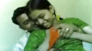 डम्पी मेक्सिकन पिल्ले मोठे लिंग चोखते आणि त्यानंतर फिंगर फकते