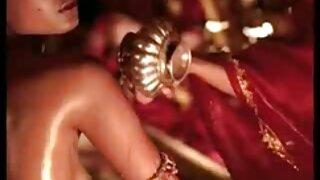 बेली आणि सान्ना कामुक खेळ खेळत आहेत