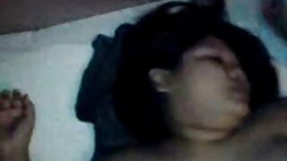 फ्लफी ब्रुनेट हसीला तिच्या BDSM मास्टरकडून शिक्षा झाली